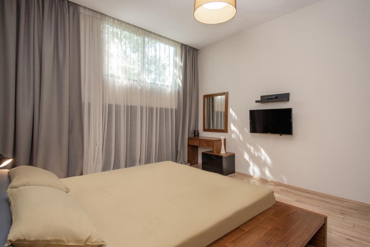 Luxury 4 Bedroom Apartment #1 In The City Center Of Тбілісі Екстер'єр фото