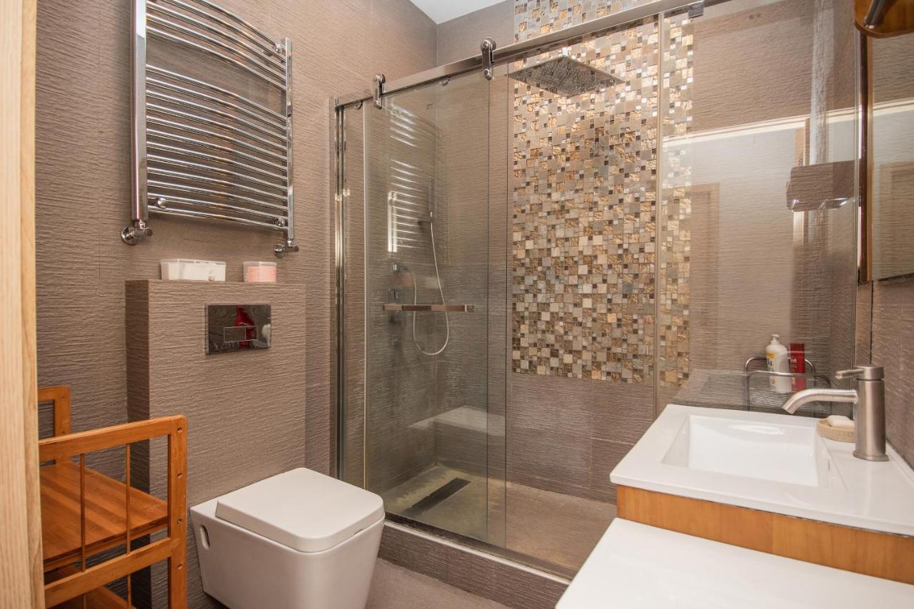 Luxury 4 Bedroom Apartment #1 In The City Center Of Тбілісі Екстер'єр фото